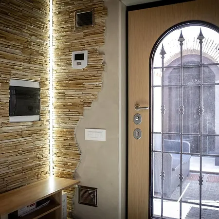 Jubilee Mini Loft Near Rome & Free Wi-fi شقة مونتيروتوندو