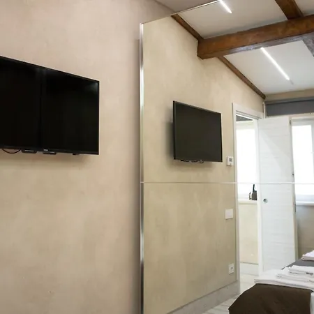 Jubilee Mini Loft Near Rome & Free Wi-fi شقة *